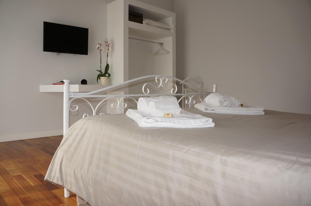 Lullymia Bed and Breakfast Crotone Værelse billede