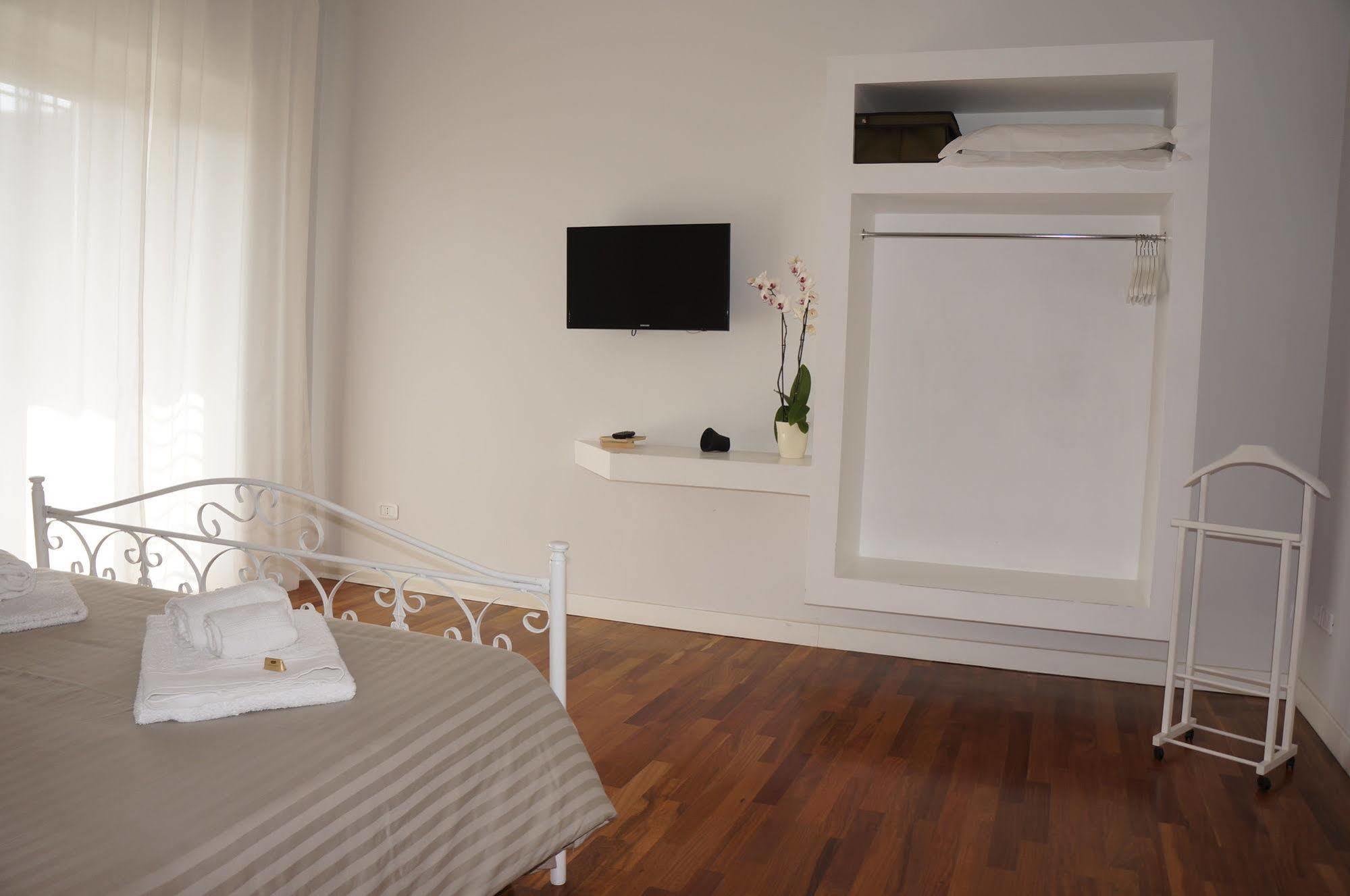 Lullymia Bed and Breakfast Crotone Eksteriør billede